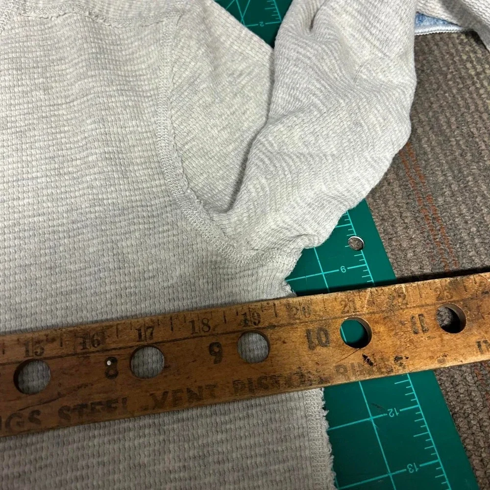 Vintage J. Crew Grey Waffle Knit Henley Thermal Shirt Mens Medium Y2K 2000s